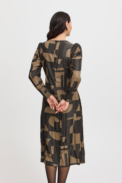 Fransa Midi Dress with tummy ruching and long sleeve. Walnut and Black print