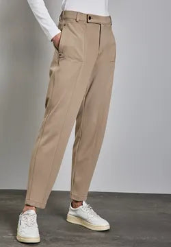 Street One tapered leg trousers in Beige. 28&quot; leg 378783