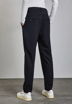 Street One tapered leg trousers in Navy. 30&quot; leg  378783 30