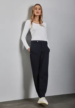 Street One tapered leg trousers in Navy. 30&quot; leg  378783 30