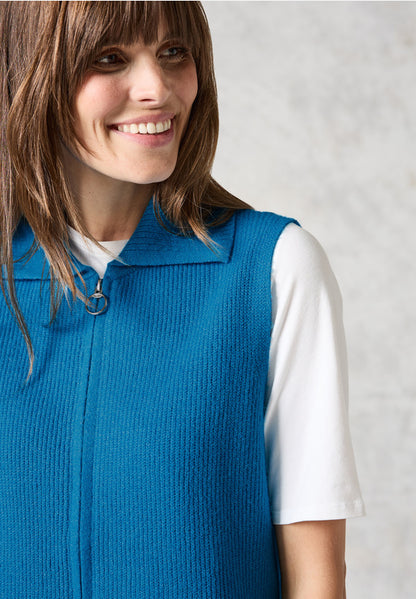 Cecil Sleeveless knit with collar and full zip. Navy or Aqua Blue 253834