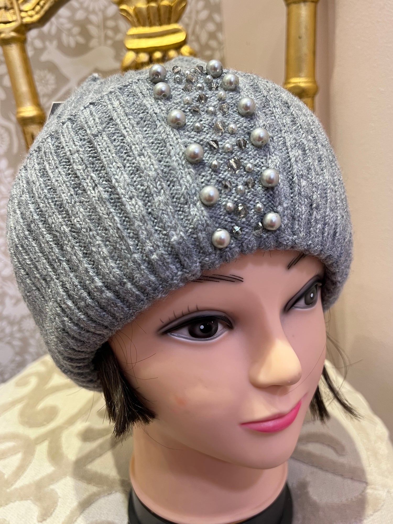 Pearl and crystal detail hat 3117