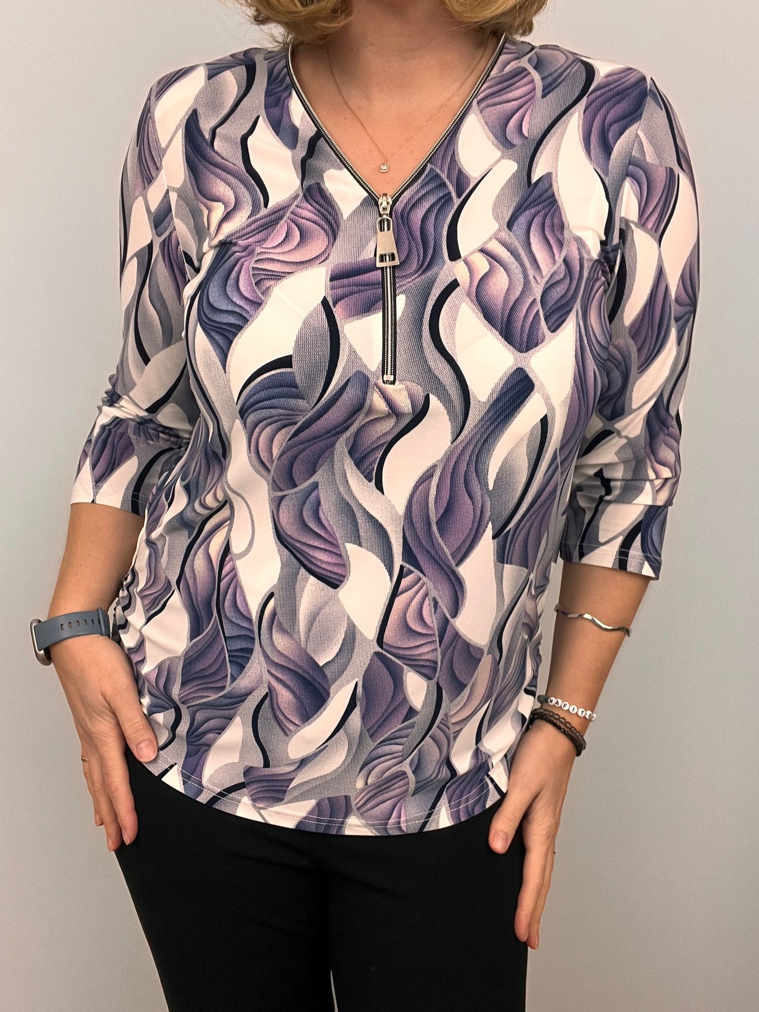 Ilona zip top in Mauve white and Black Print  Zip25 5