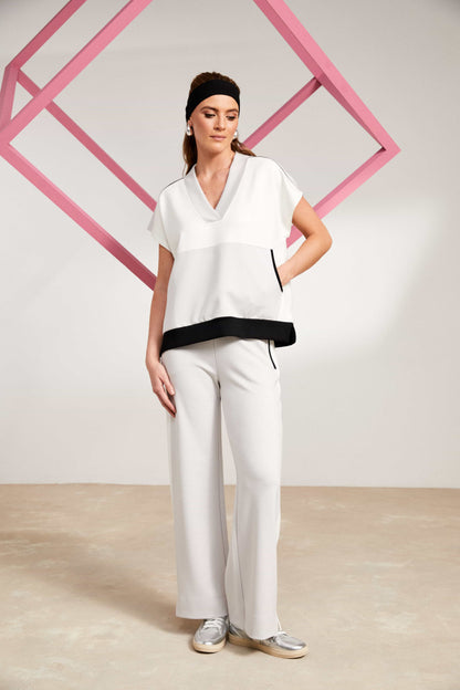 Naya V neck top with contrast pocket and neckline Nas25315