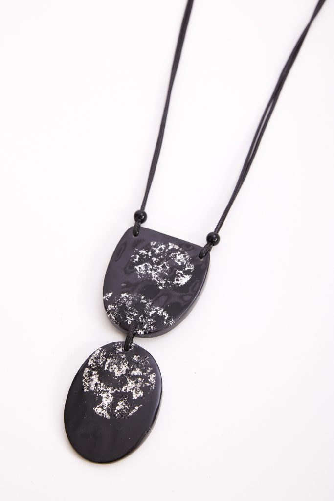 Naya flat stone necklace Black Naw24305