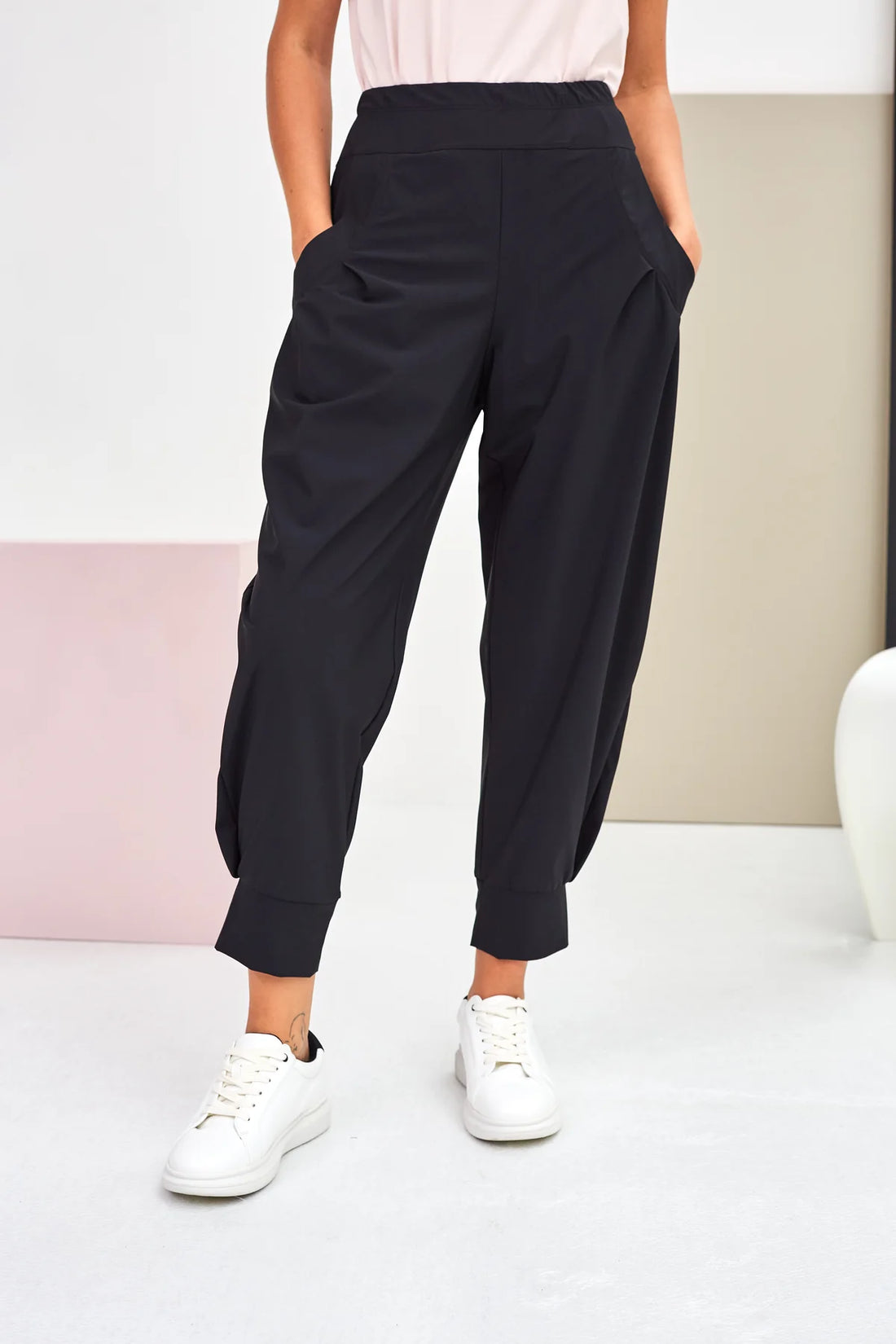 Naya Iconic Travel fabric Cuff Trousers Nas25101