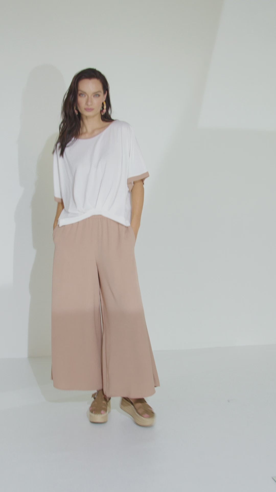 Naya Summer wide leg trousers with elastic waist. Tan  Nas24274