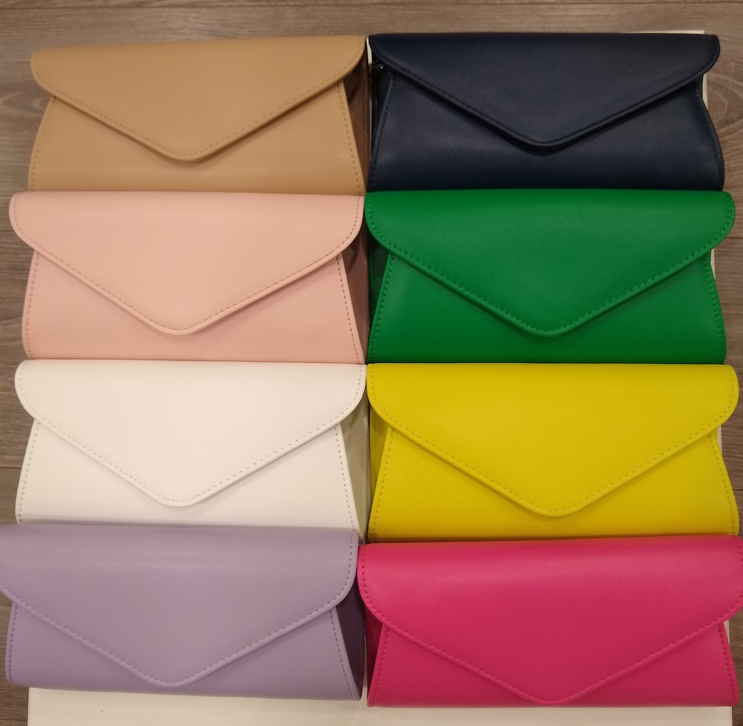 Envelope shape Clutch bag